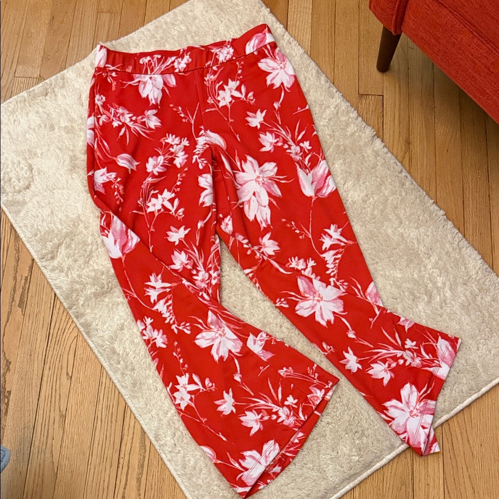 Isaac Mizrahi Red and White Floral Pants